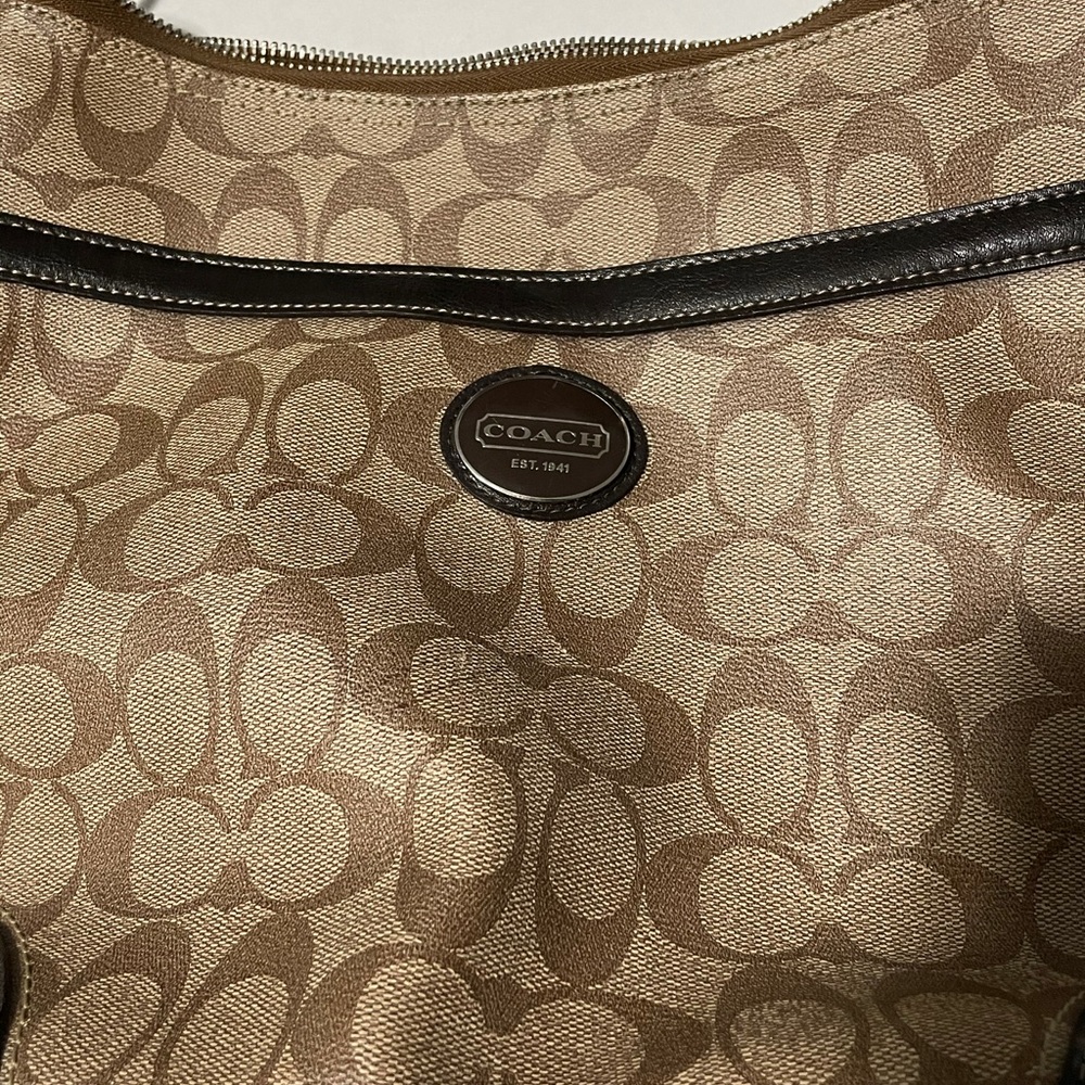 Handbag - Picture 3 of 5